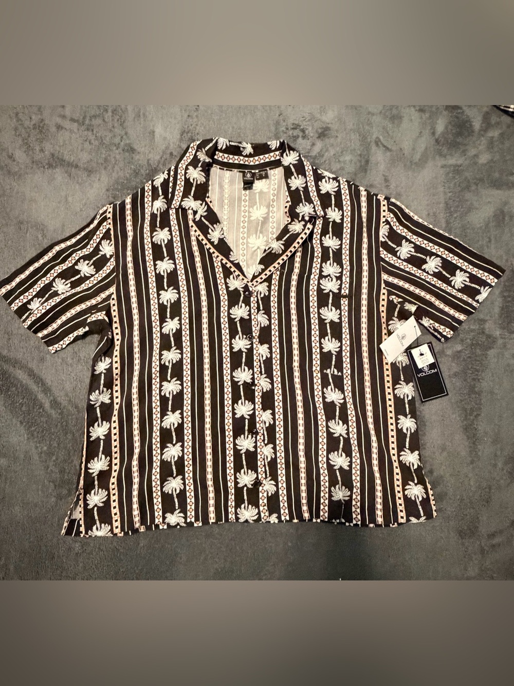 Volcom Women’s Black and White Palm-Print Short Sleeve Button Shirt